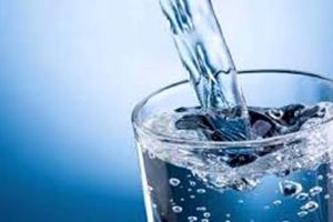 چرا افراد مسن باید زیاد آب بنوشند؟