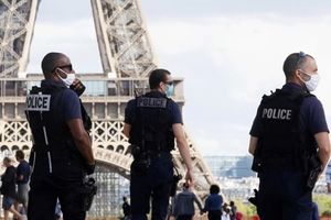 ماجرای بریده شدن سر معلم فرانسوی چیست؟/ مرگ قاتل چچنی با شلیک پلیس