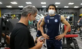 یک استقلالی جدا شد