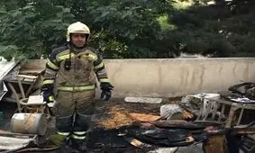 آتش سوزی یک ساختمان قدیمی در خیابان استخر/ فوت پیرزن ۸۰ ساله در حادثه