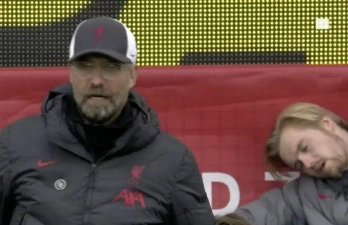 گلر لیورپول هنگام بازی به خواب رفت