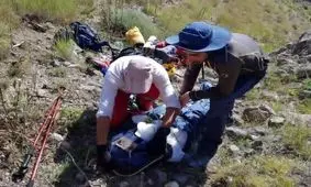 ۵ ساعت تلاش شبانه برای نجات فرد گرفتار در کافرکوه