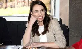 با پیروزی قاطع در انتخابات نیوزیلند، آردرن به تشکیل دولت می‌اندیشد