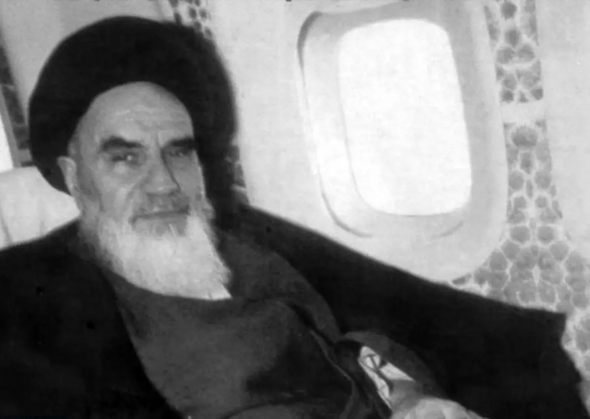 چگونه جمله مشهور امام در هواپیما تحریف شد؟/ روایت عطاءالله مهاجرانی