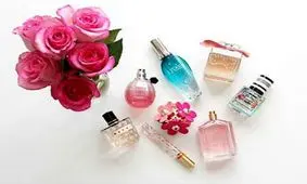 رایحه‌ای شگفت‌انگیز که سن خانم‌ها را ۷ سال کم می‌کند/ عطر‌هایی که شما را مهربان‌تر و قابل اعتمادتر نشان می‌دهند