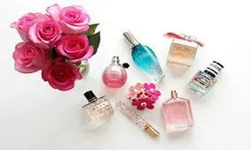 رایحه‌ای شگفت‌انگیز که سن خانم‌ها را ۷ سال کم می‌کند/ عطر‌هایی که شما را مهربان‌تر و قابل اعتمادتر نشان می‌دهند