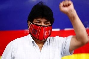 مورالس سرخوش از پیروزی سوسیالیست‌ها در بولیوی: دیر یا زود باز می‌گردم