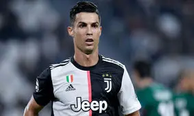 اقدام عجیب هوادار رونالدو/ عکس