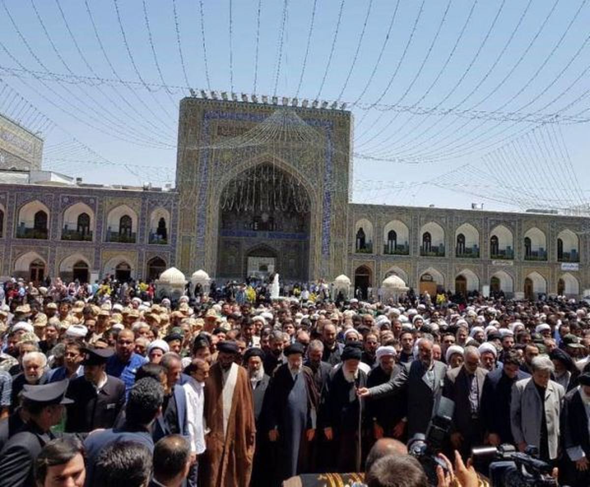نماز میت بر پیکر همسر آیتالله علمالهدی