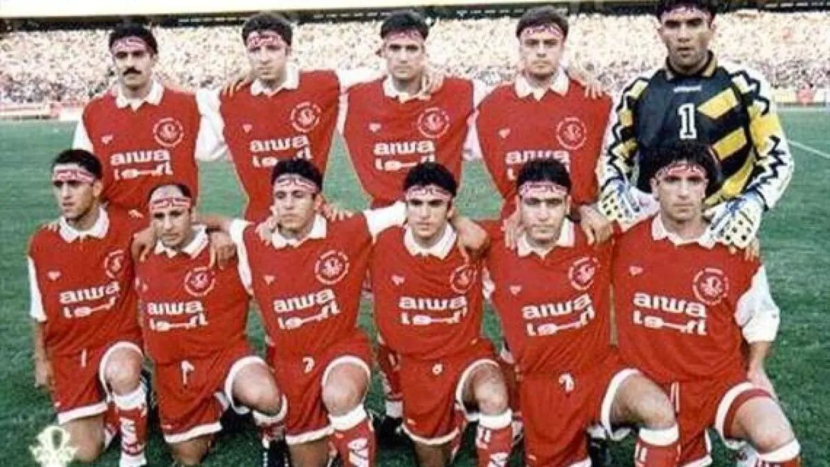 اسطوره‌های پرسپولیس در نماز جمعه تهران در دهه ۷۰/ عکس