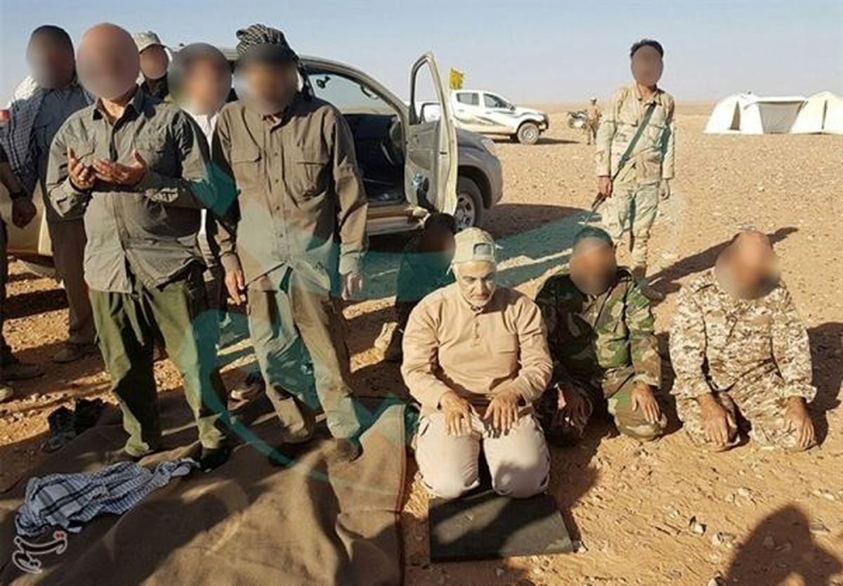 لشکر فاطمیون به مرز عراق و سوریه رسید؛ اقامه نماز شکر بههمراه «حاج قاسم»+تصاویر