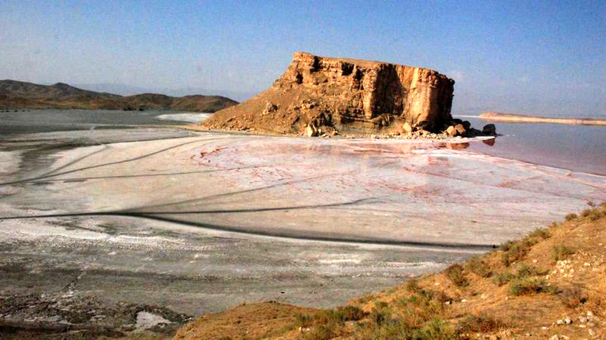 روزهای خوش دریاچه ارومیه و حال وخیم زاینده‌رود