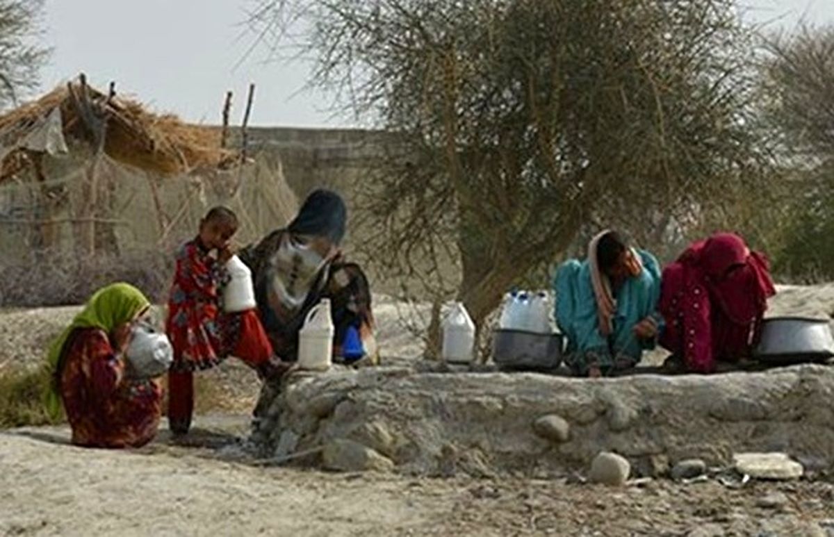 پروژه‌های حوزه آب رسانی در بلوچستان، نیمه کاره رها شده‌اند/ باید از فرط شرم بمیریم/ مردم هنوز هم از هوتگ‌ها آب می‌خورند