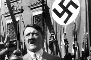 دست‌نوشته‌های سخنرانی آدولف هیتلر در حراجی مونیخ فروش رفت