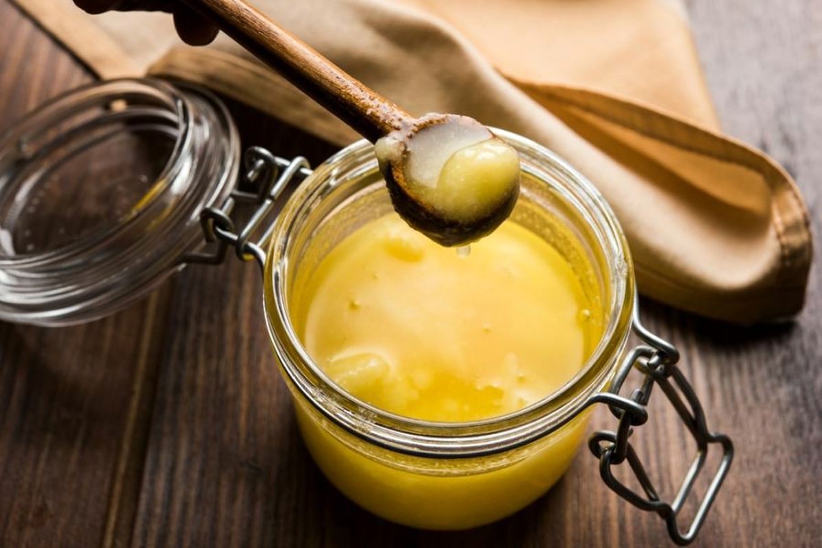 رقابت افزایش قیمت روغن جامد با دلار/ توزیع حلبهای روغن توسط واسطهها در بازار