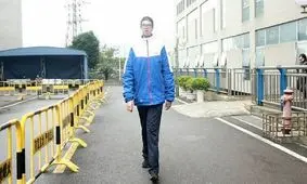 نوجوان بلند قامتی که رکورد گینس را شکست/ تصاویر‌