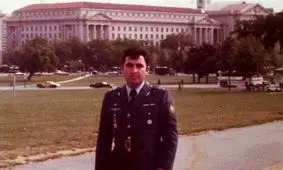 منافقین کدام خلبان ایرانی را خفه کردند و به شهادت رساندند؟