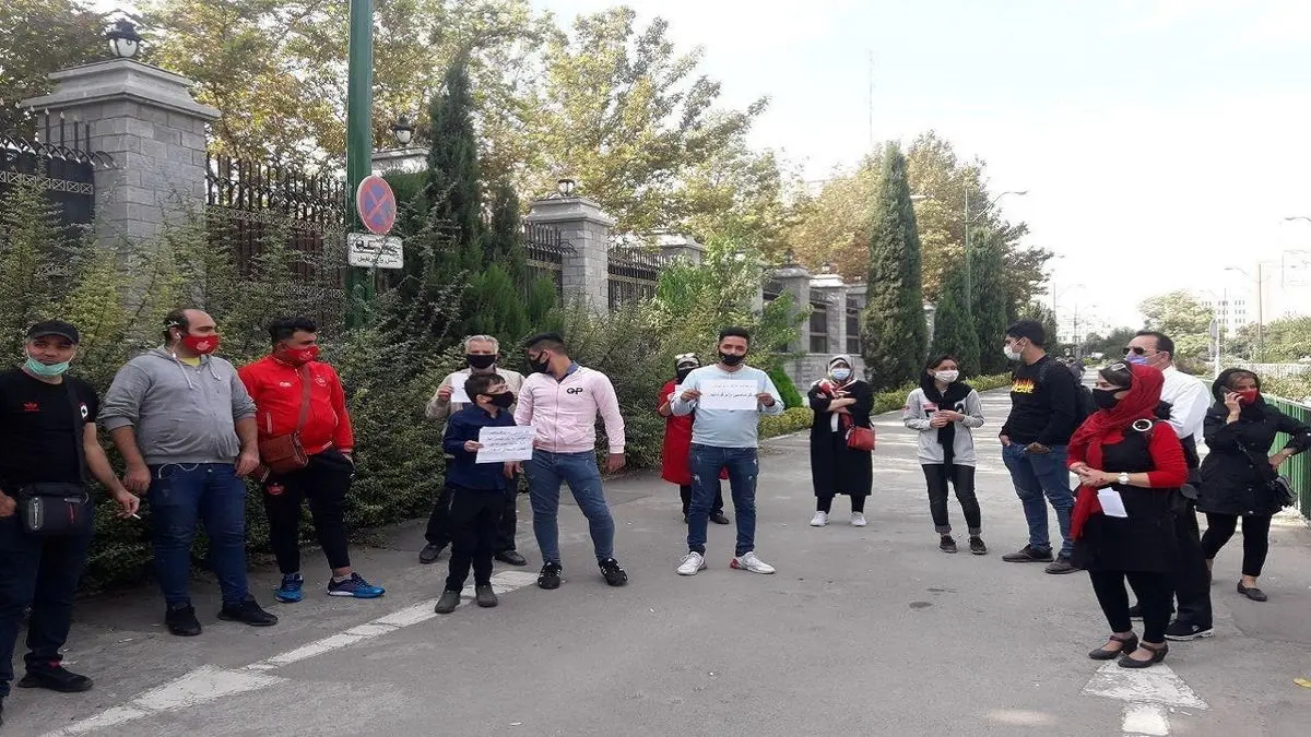 هواداران پرسپولیس دوباره مقابل مجلس تجمع کردند