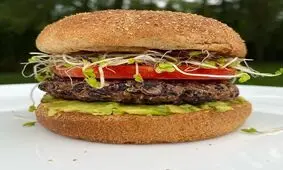 چگونه در خانه یک همبرگر گیاهی درست کنیم؟
