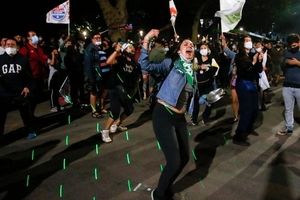 دفن قانون اساسی دوران پینوشه در شیلی؛ مردم جشن گرفتند