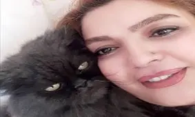 عزاداری خانم بازیگر ایرانی برای مرگ گربه اش