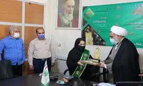 دانش‌آموز بوشهری جایزه سال بنیاد البرز را کسب کرد