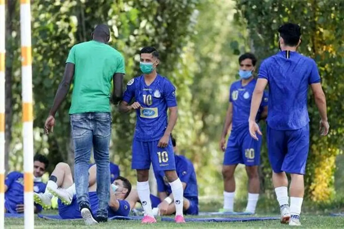 استقبال گرم استقلالی‌ها از دیاباته/ عکس