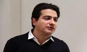 همایون شجریان: برو آنجا که تو را منتظرند، دست بردار از این در وطن خویش غریب.../ ویدئو