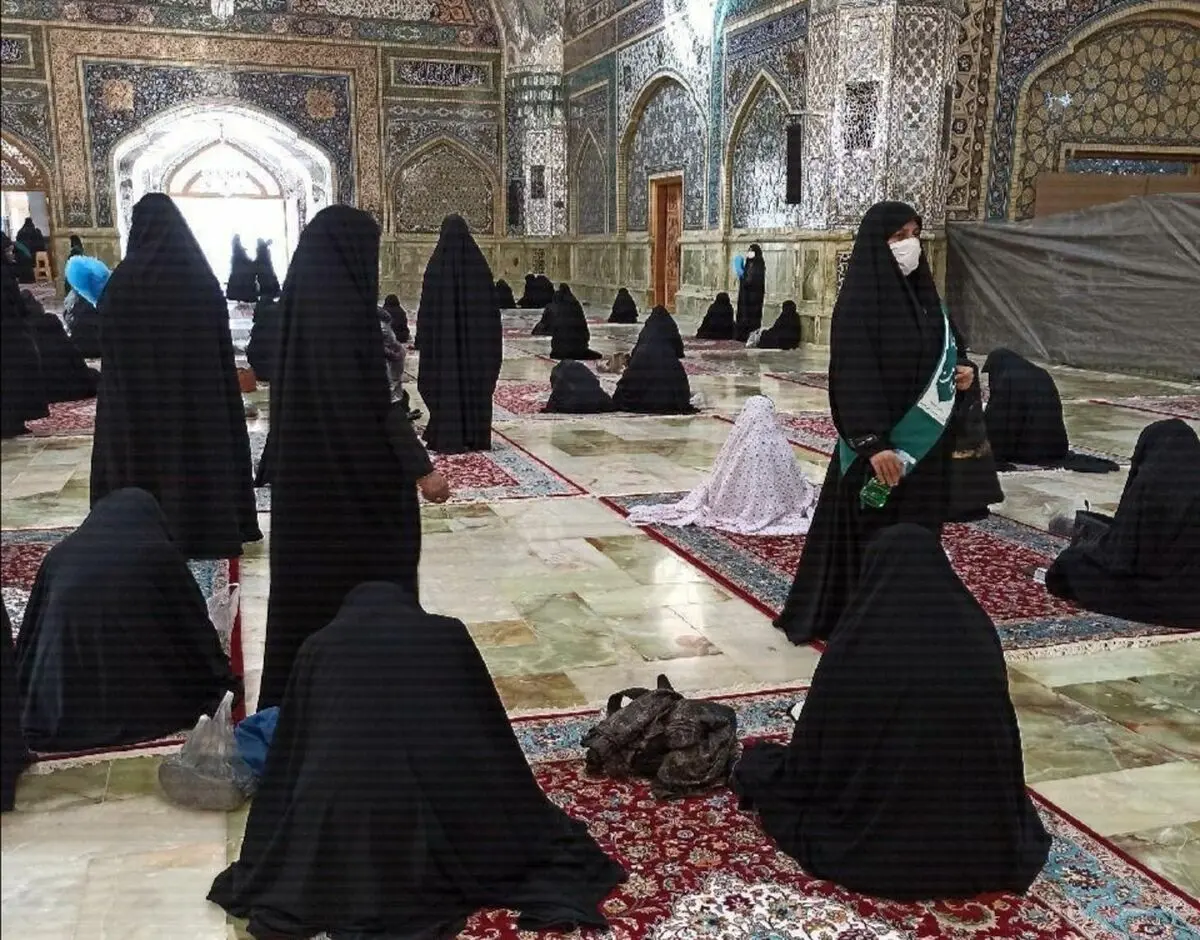 بازگشایی رواق امام خمینی حرم امام رضا بعد از حدود ۷ ماه در زمان اوج کرونا/ ویدئو