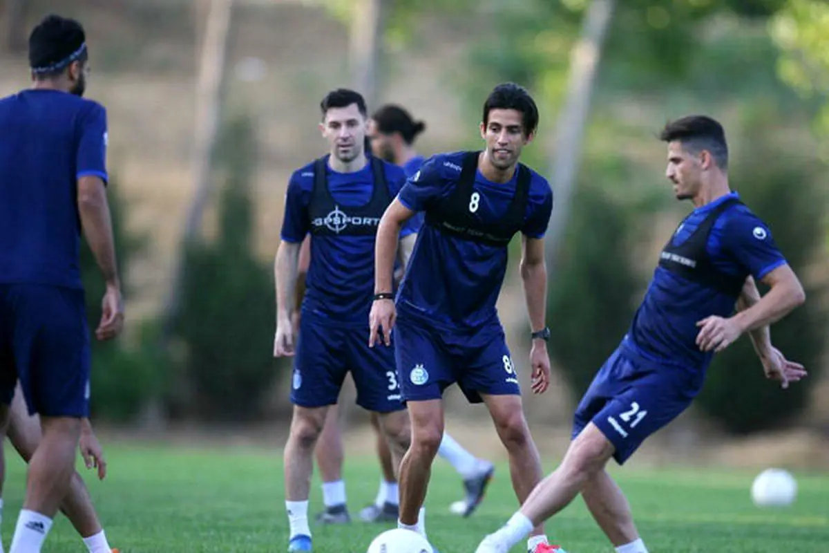 حضور دو سرمربی پیشین استقلال در اولین تمرین استقلال با محمود فکری