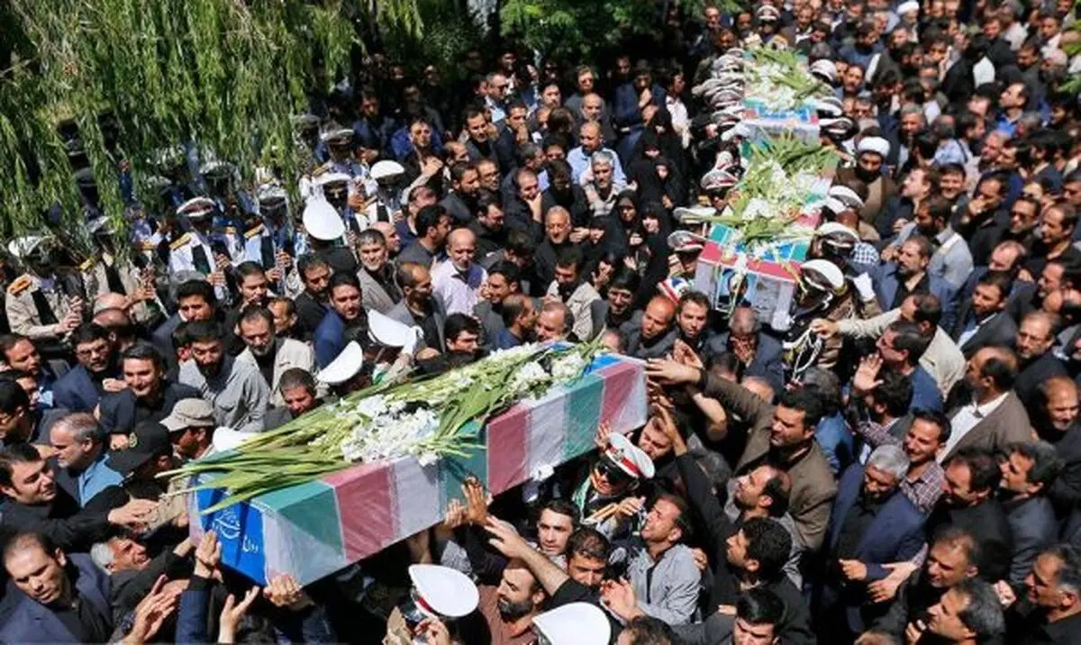 پیکر شهدای ترور به سمت میعادگاه نماز جمعه تهران تشییع شد