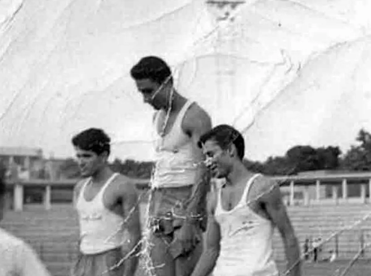 این عکس محمدرضا شجریان نیست