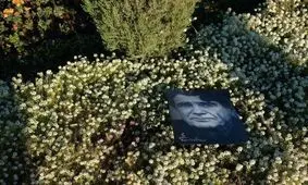 لحظه به خاک سپردن استاد شجریان با نوای ربنا/ ویدئو