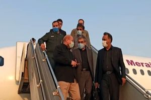 رییس مجلس شورای اسلامی وارد فرودگاه کنارک شد