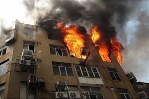 آتش سوزی یک واحد مسکونی در همدان ۱۰ فوتی و مصدوم بجا گذاشت