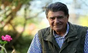 نصب تصویر شجریان در متروی تهران/ عکس