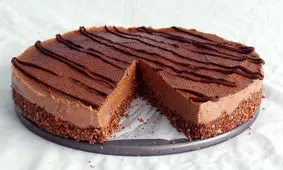 چیز کیک شکلاتی بدون تخم مرغ، یک چیز کیک خوشمزه بدون نیاز به فر