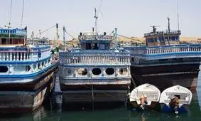 لنج‌های سنتی هرمزگان مجاز به واردات ۶۰ نیسان کالای ته لنجی شدند