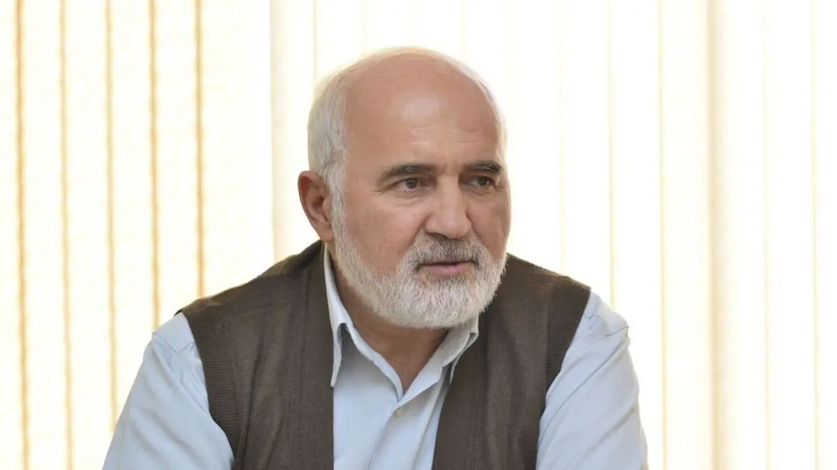 دولت آمریکا بیشتر از آنکه کار کند، می‌خورد / با کنار گذاشتن دلار در معاملات بین المللی، نگذاریم آمریکا به همه زور بگوید