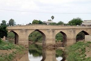 عملیات نورپردازی پل تاریخی آق‌قلا آغاز شد