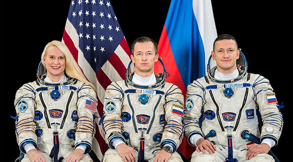 ۳ فضانورد زمین را ترک کردند/ ویدئو