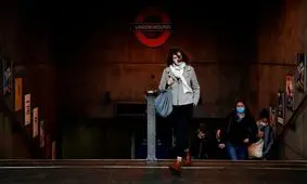 روزانه ۱۰۰ هزار نفر در بریتانیا به کرونا مبتلا می‌شوند 