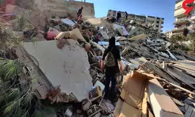 نجات دختر ۱۶ ساله از زير آوار زلزله ترکيه/ ویدئو