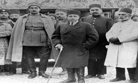 سالروز رفتن احمدشاه به فرانسه و پایان حکومت قاجار