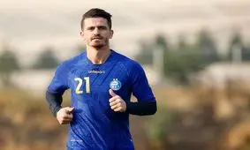 تمرین شبانه وریا غفوری در زمین تمرین انقلاب