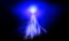 تصویری از رعد و برق در جو سیاره مشتری را ببینید