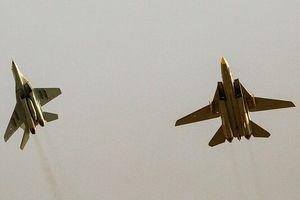 انهدام رادارهای زمینی توسط سوخو-۲۴/ رزم جنگنده‌های F-۱۴ و میگ ۲۹