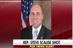 «استیو اسکیلیسه» عضو جمهوری‌خواه مجلس نمایندگان آمریکامورد اصابت گلوله قرار گرفت