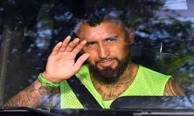 کُری‌خوانی ویدال برای رئال مادرید با استفاده از نام بارسلونا