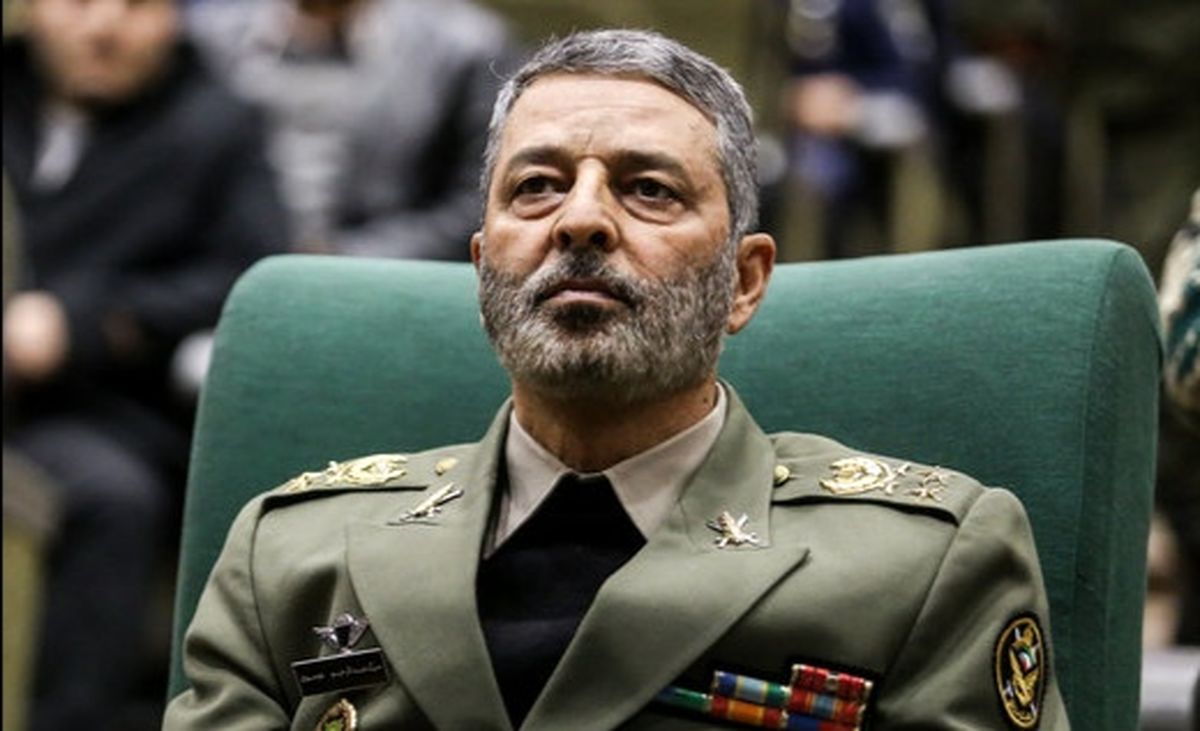 هشدار جدی فرمانده کل ارتش به آمریکا/ مرتکب اشتباه و غلط محاسباتی شوید با تمام قوا مقابله میکنیم
